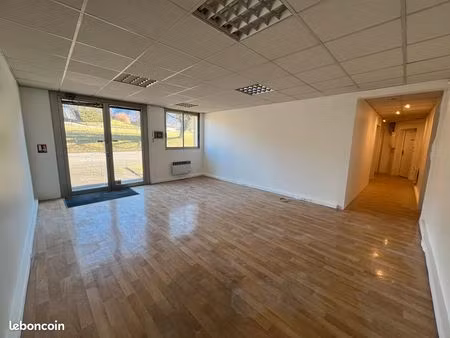 local bureaux à louer