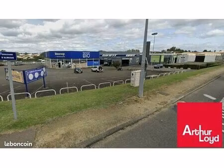local commercial 680 m² mont-de-marsan