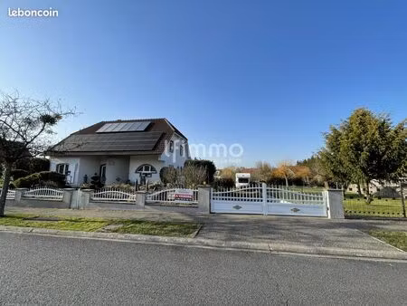 maison 8 pièces 208 m²