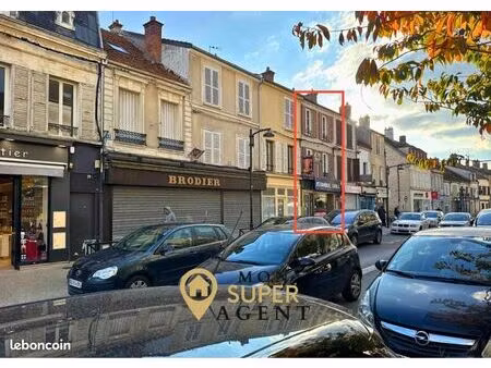 immeuble 10 pièces 142 m²