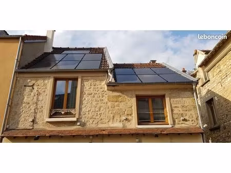 87m² déployés en triplex. pas de charges copro + revenus solaires + visibilité pro. + qual