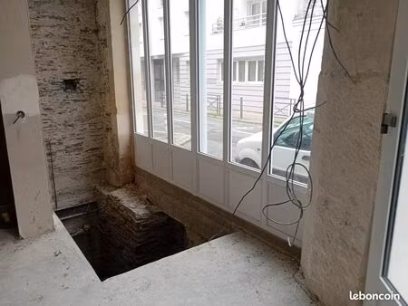 location - local commercial