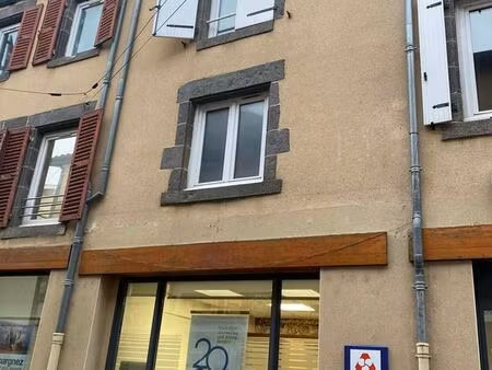 local professionnel / commercial à louer – 150 m² – pont-du-château