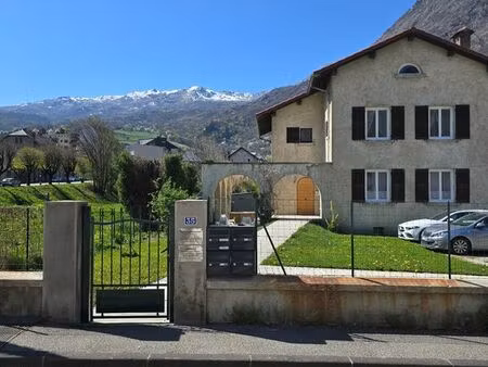 immeuble 3 appartements et local commercial