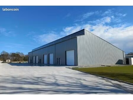 hangar bâtiment local