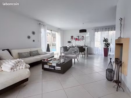 maison 6 pièces 147 m²