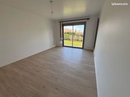 appartement f3 refait à neuf dans résidence sécurisée – 1 250 cc / mois