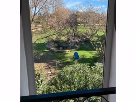 maison lumineuse avec cour donnant sur parc st andré 66690