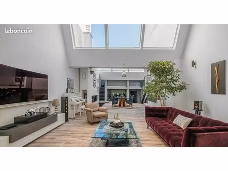magnifique appartement 200 m2 entièrement rénové