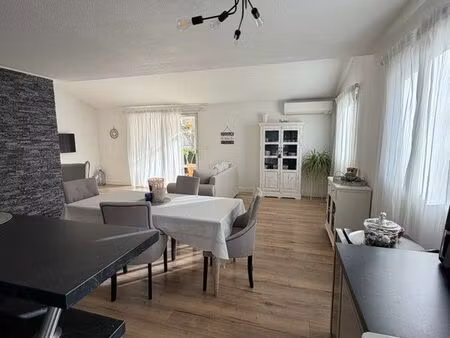 maison avec extérieur