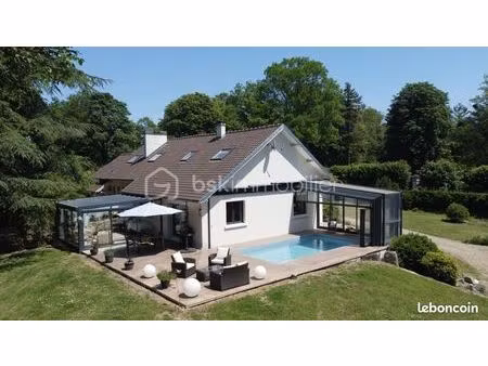 maison 8 pièces 263 m²