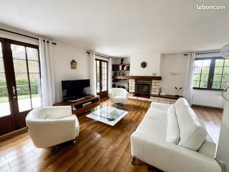 maison 7 pièces 180 m²