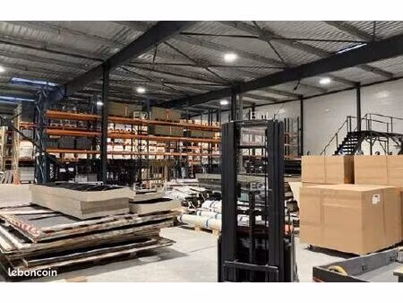 local d'activité 2 038 m²