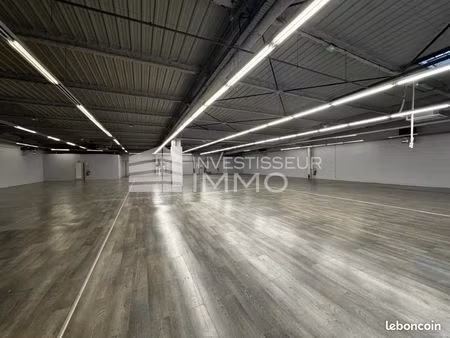 local commercial 900 m²