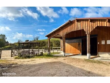 haras 5 pièces 180 m²