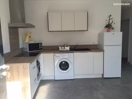 appartement t3 avec terrasse  jardin et parkings