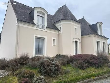 maison 6 pièces 208 m²