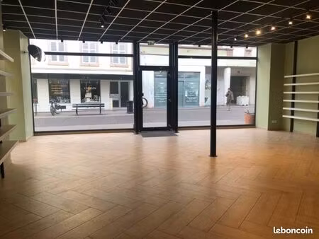 local commercial 60 m²