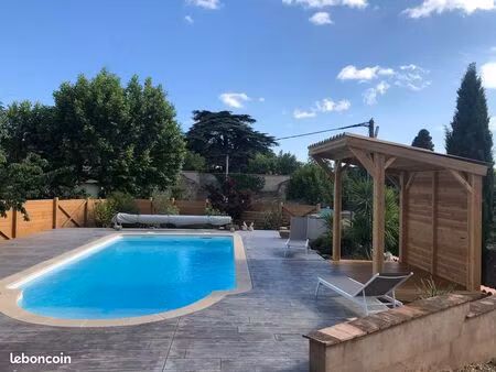 villa 142 m² + hangar maçonné 160 m² + piscine – terrain 1 834 m²