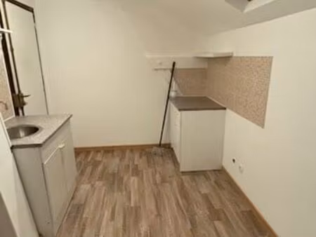 a louer studio 24 m2 centre ville gretz armainvilliers