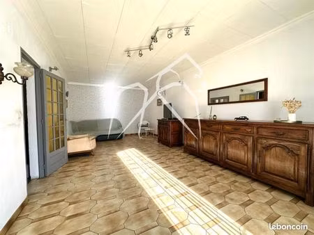 immeuble 5 pièces 214 m²