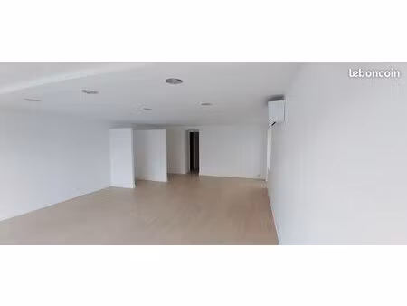 location local commercial