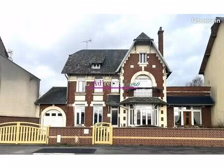 propriété 10 pièces 241 m²