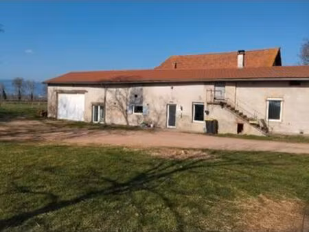 fermette rénovée avec 10 ha