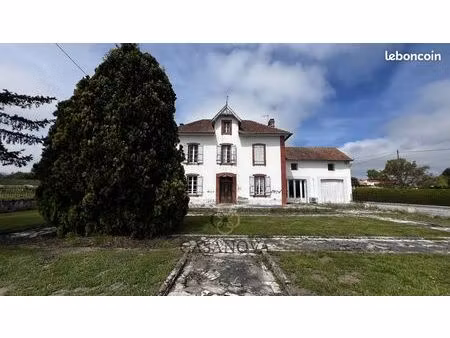 maison 9 pièces 259 m²