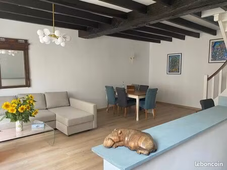 maison en plein centre avec garage et deux chambres