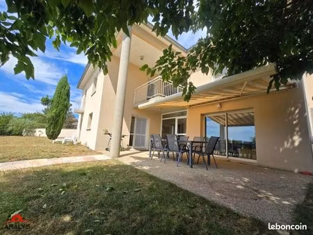 maison 7 pièces 205 m²