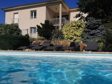 maison 7 pièces 205 m²