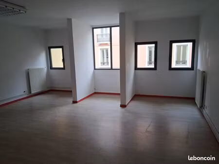 bureaux 67 m² proche de la gare à mâcon 71000