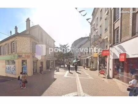 commerce santé 123 m²