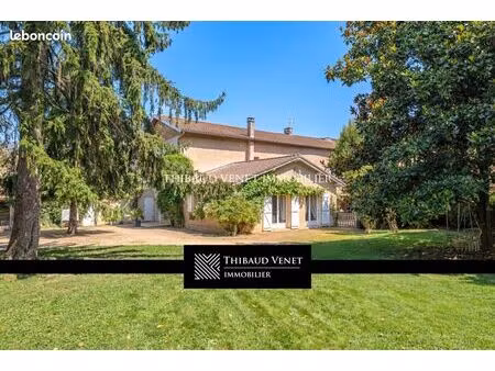 propriété 7 pièces 300 m²