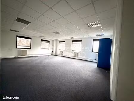 bureaux 124 m²