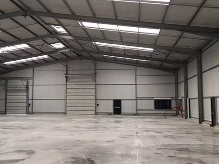 entrepôt logistique / local de stockage