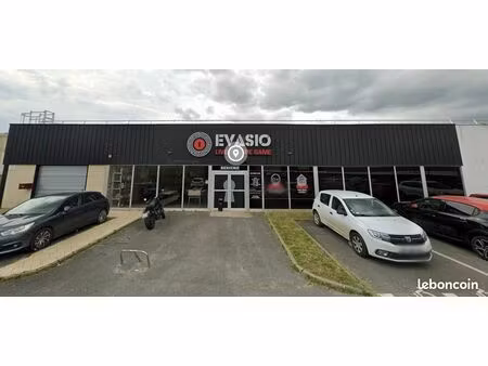 local 770 m²