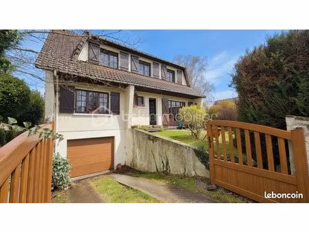 pavillon 7 pièces 130 m²