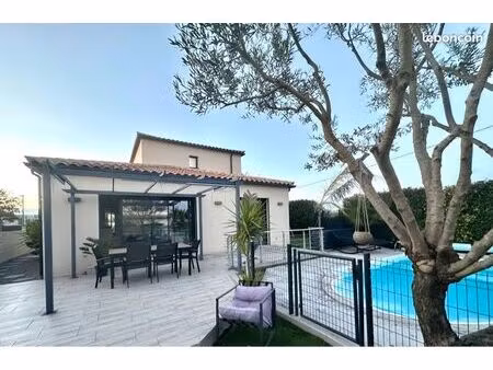 villa moderne avec terrain 4 faces + piscine