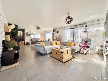 villa 4 pièces 125 m²