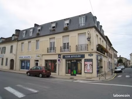 local commercial centre ville