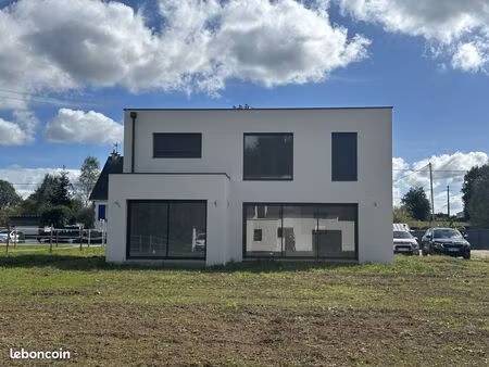 maison neuve a camors