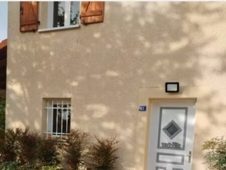 jolie maison a renaison