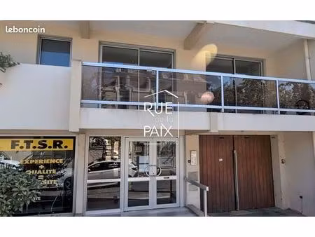 parking/box chatellerault