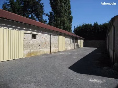 77720: aubepierre  local d'activité 100 m2