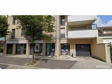 local commercial rdc - 52 20 m²