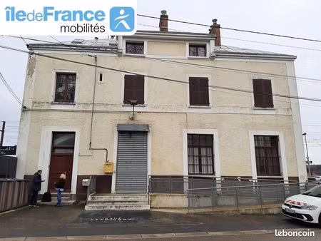 local d'activité 63 m²