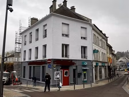 grand local commercial bureaux idéal assureurs centre gare face marne