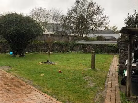 petite maison de plain-pied une chambre avec grand jardin clos